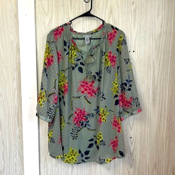 Catherine’s 1X 18/20w 1/2 sleeve floral blouse. Layered bodice. Ties in front - Picture 1 of 7